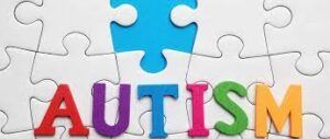 Manca una tessera al puzzle con sul quale figura la parola “Autism” (autismo, in inglese).