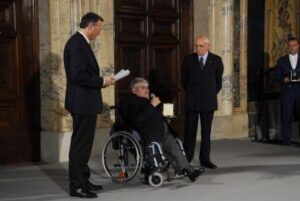 Dicembre 2007: Franco Bomprezzi viene insignito del titolo di Cavaliere della Repubblica dal presidente Giorgio Napolitano.