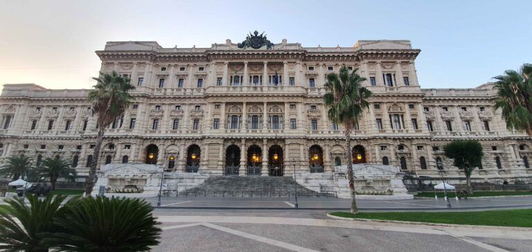 L’imponente palazzo della Corte Suprema di Cassazione, a Roma.